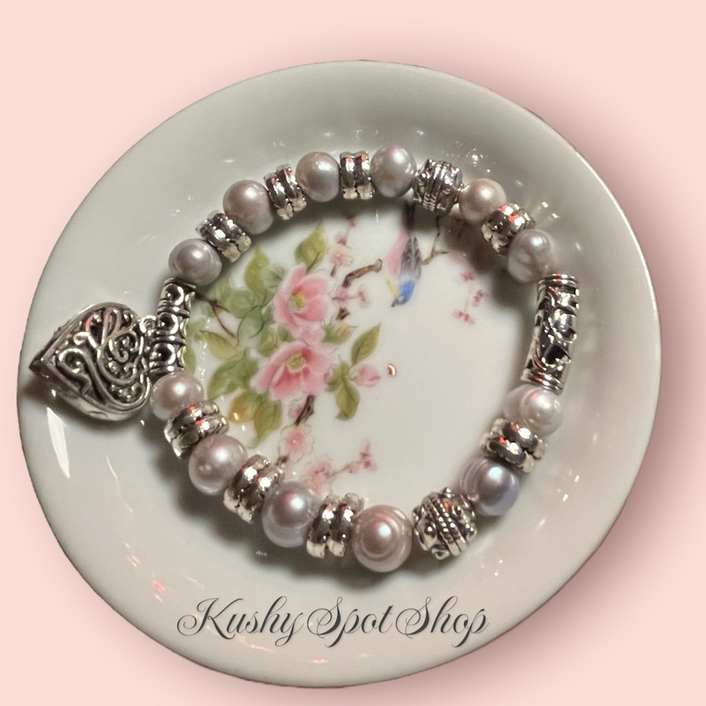 VNT Grey Freshwater Pearls w/ Silver Findings & Silver 🩶 Filigree Bracelet 🫧